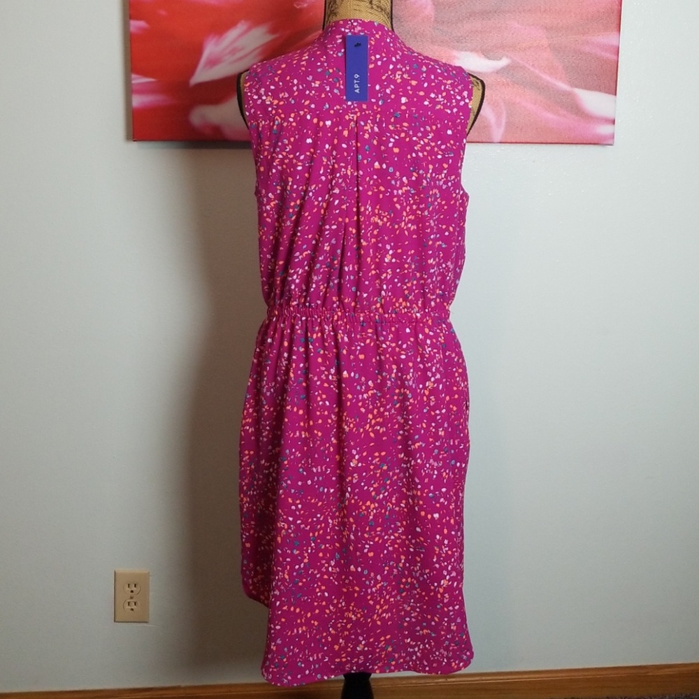 Dress - Picture 7 of 7